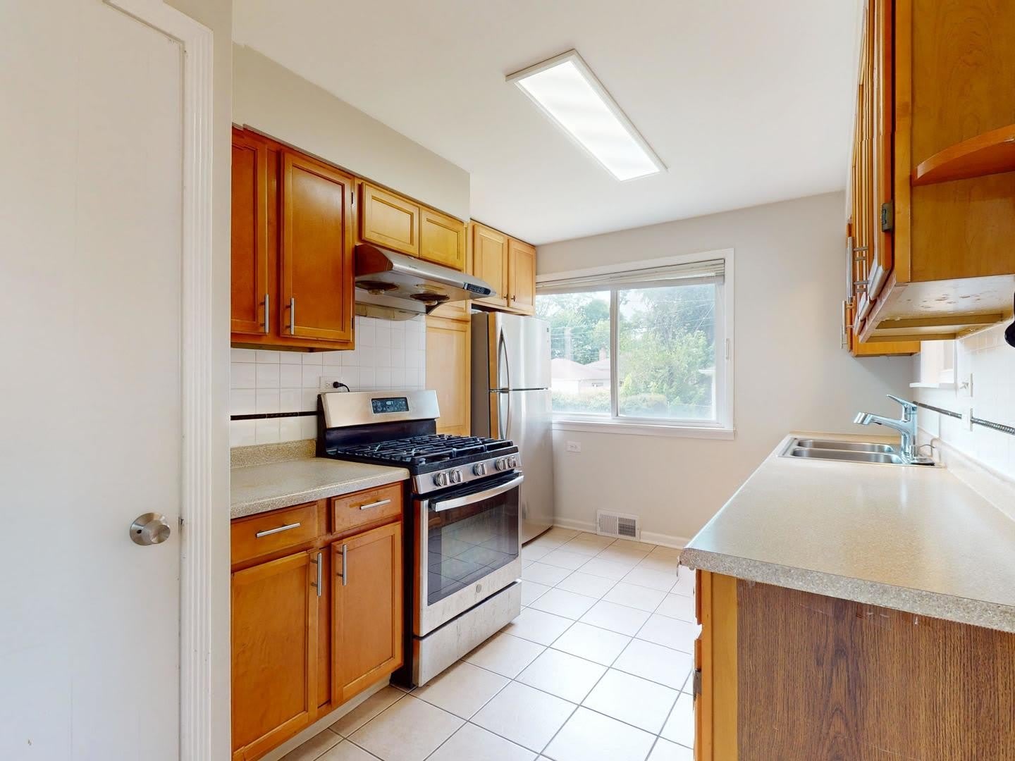 5221 Greenwood Street – photo 5