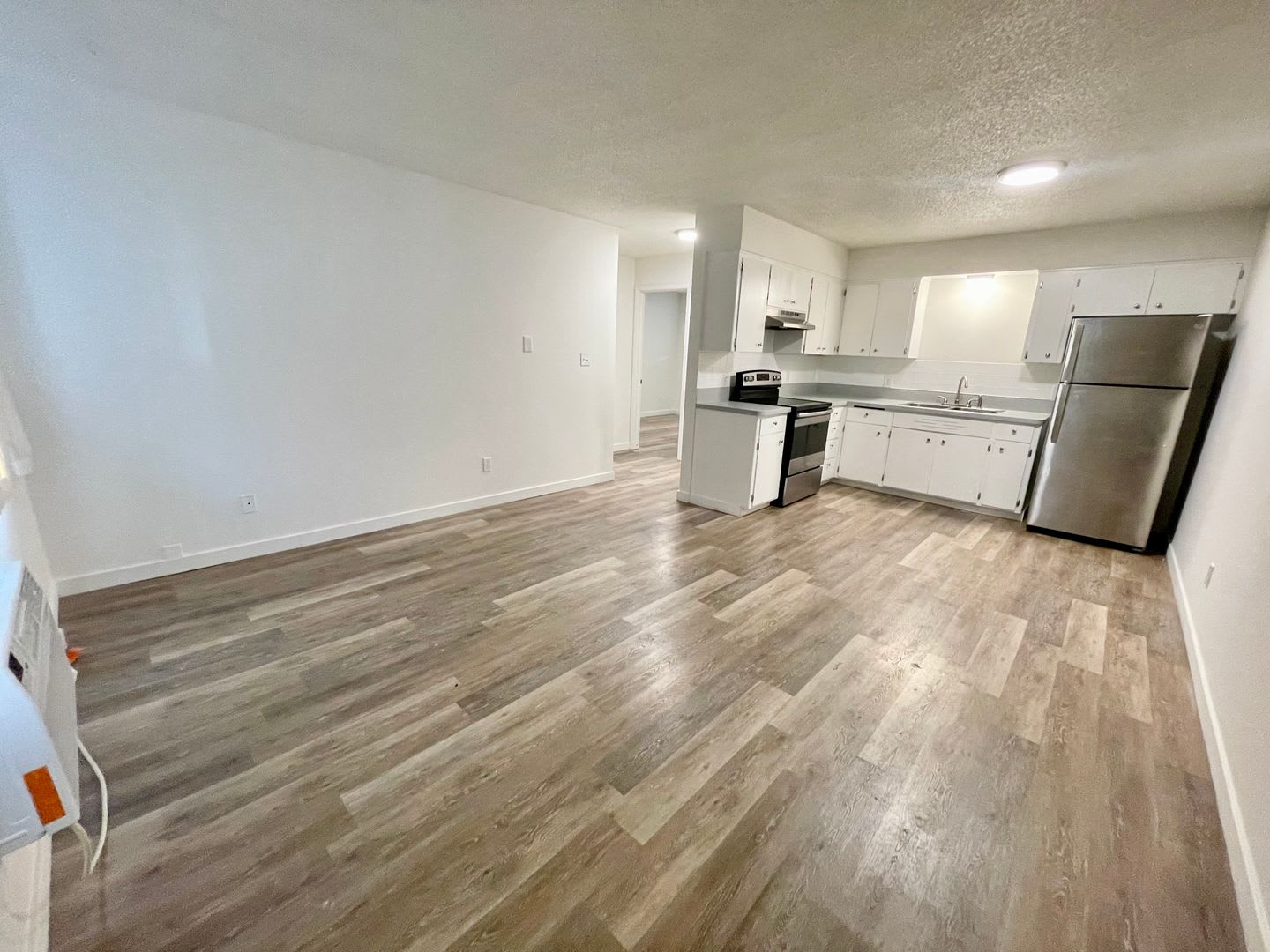 211 219 S Whipple Rd – photo 2