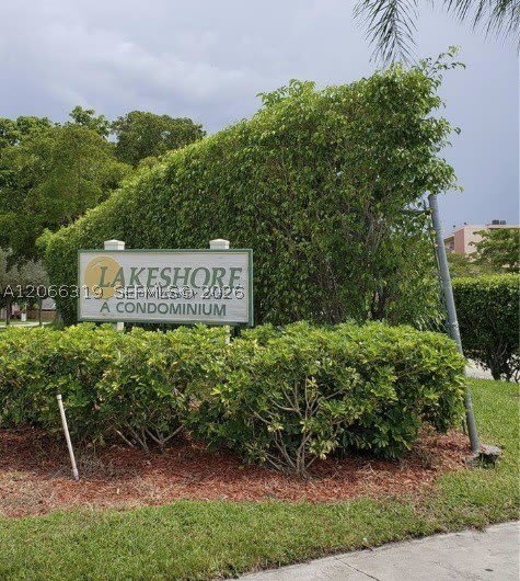 8600 N Sherman Cir – photo 1