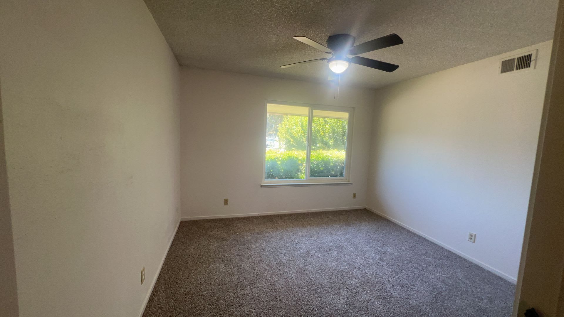 303 Diane Ct, Merced – photo 1