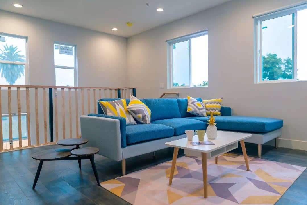 1451 W 36th Place – photo 2