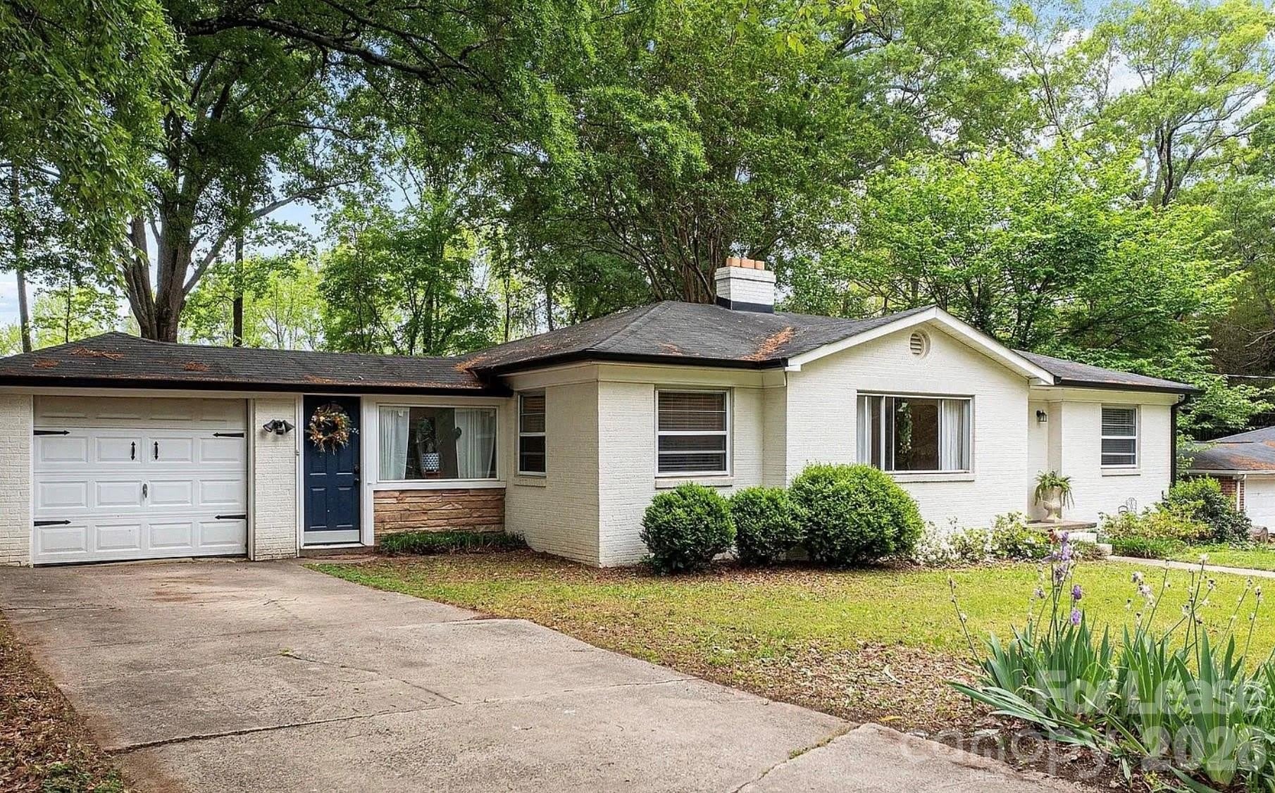 5212 Pine Drive – photo 1