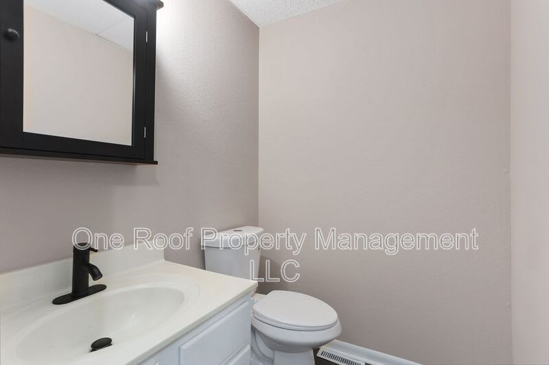 701 Linwood Dr – photo 3