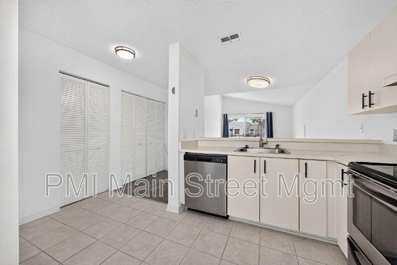 2512 Woodgate Blvd – photo 5