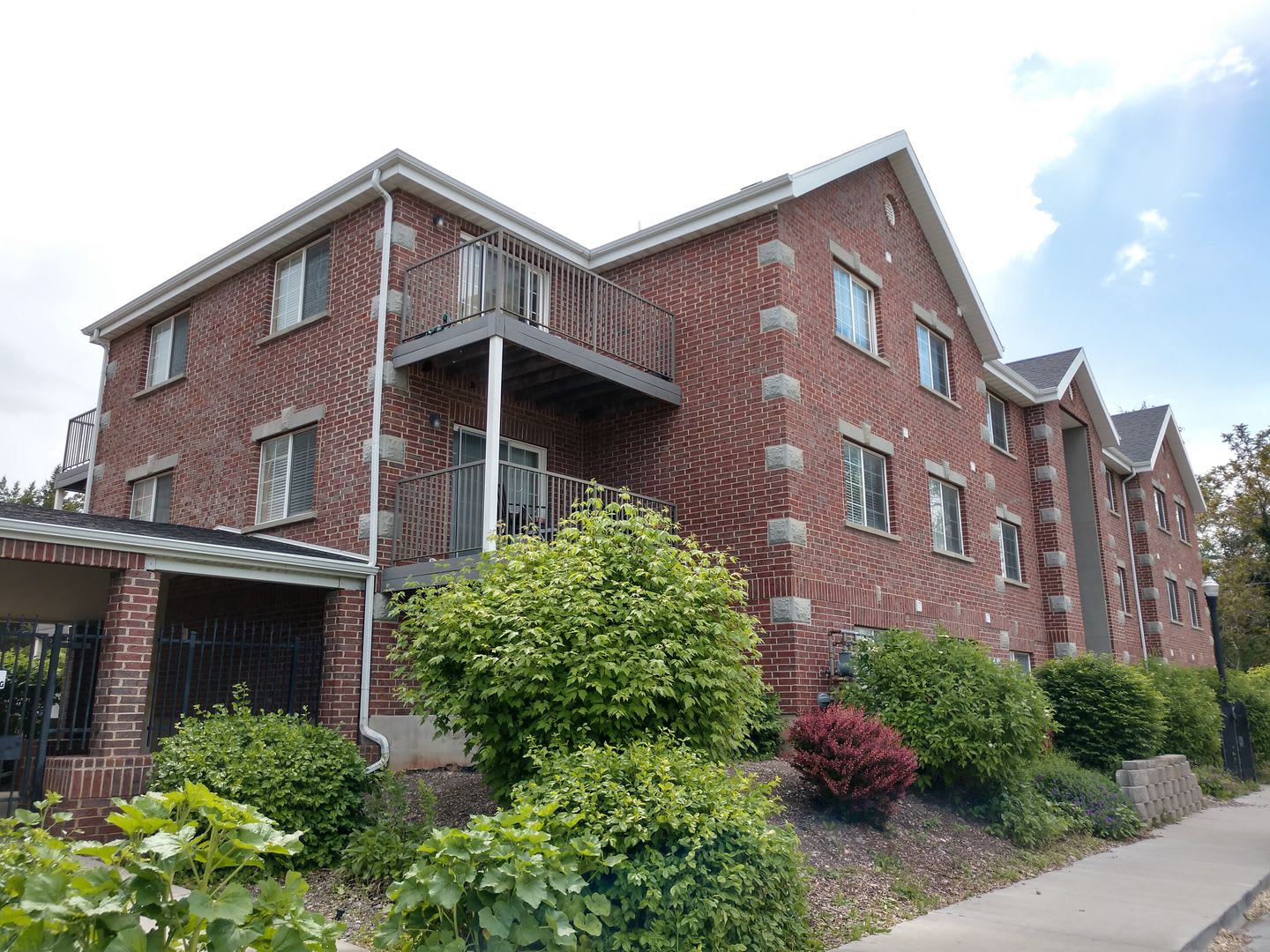 SzalsBro (3 Condo) – photo 1