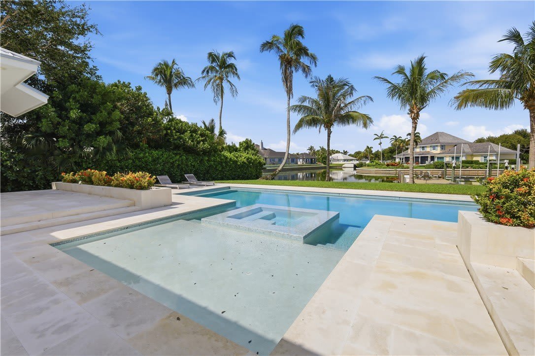 2207 Cove Drive – photo 2