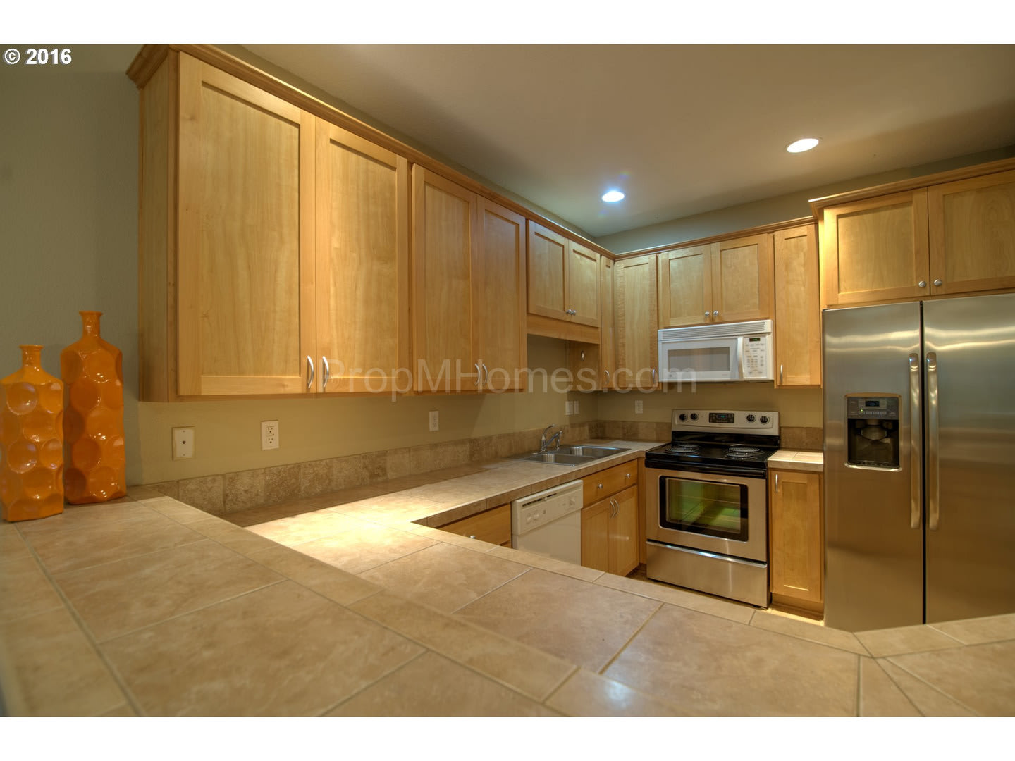 Excellent Beaverton Three Bedroom Townhome in Murray Grove! – photo 5