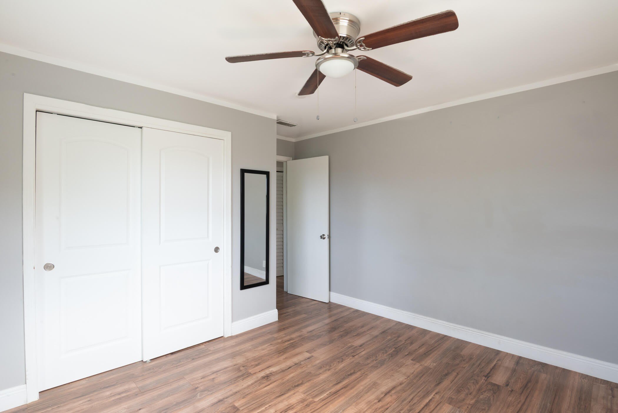 715 S Swinton Avenue – photo 5