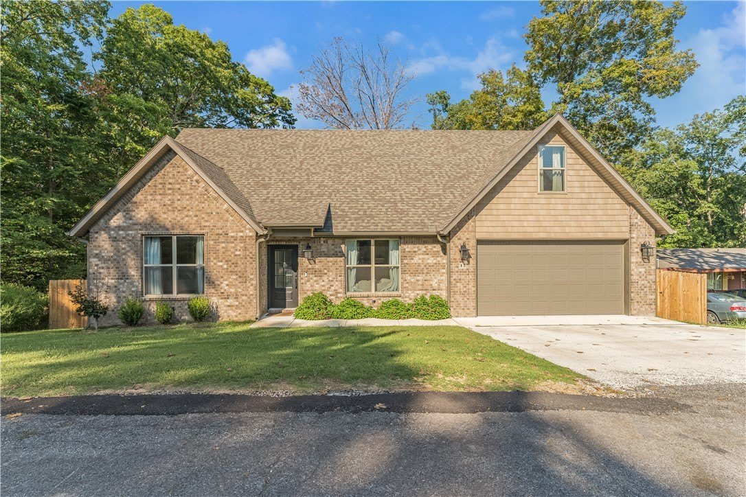 13 Hinckley Circle – photo 1