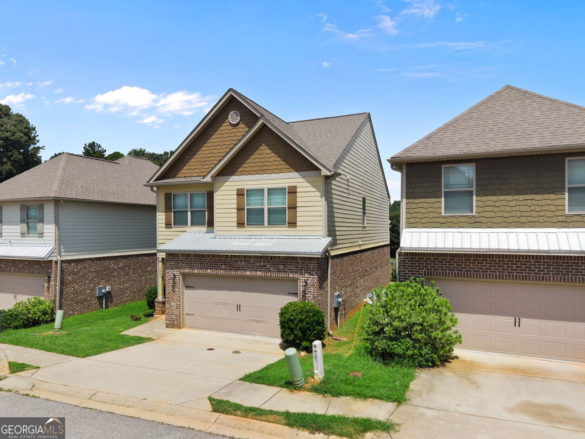 1240 Faye Court – photo 3