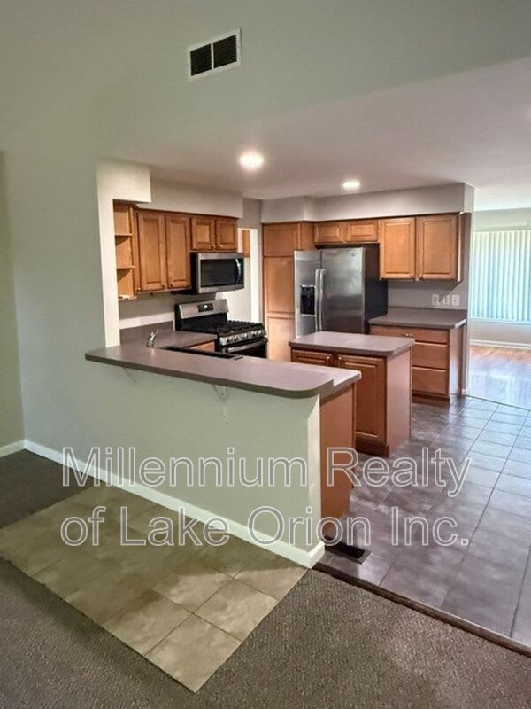 465 Trombley Dr – photo 5