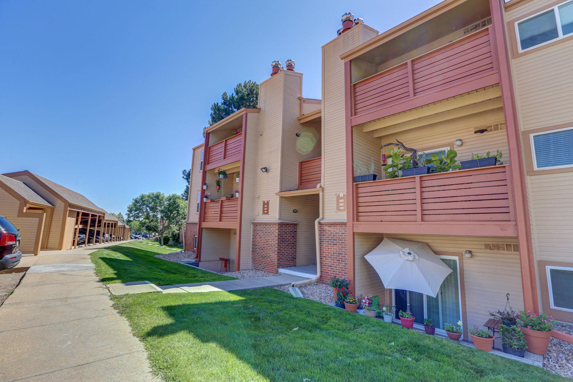 Riva Ridge Apartments – photo 5