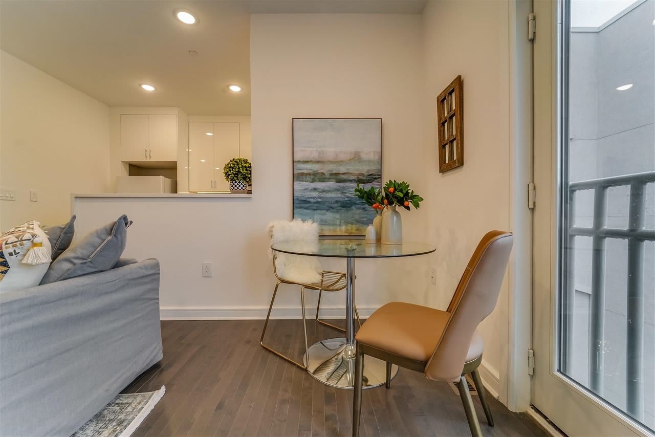 974 SUMMIT AVE – photo 5