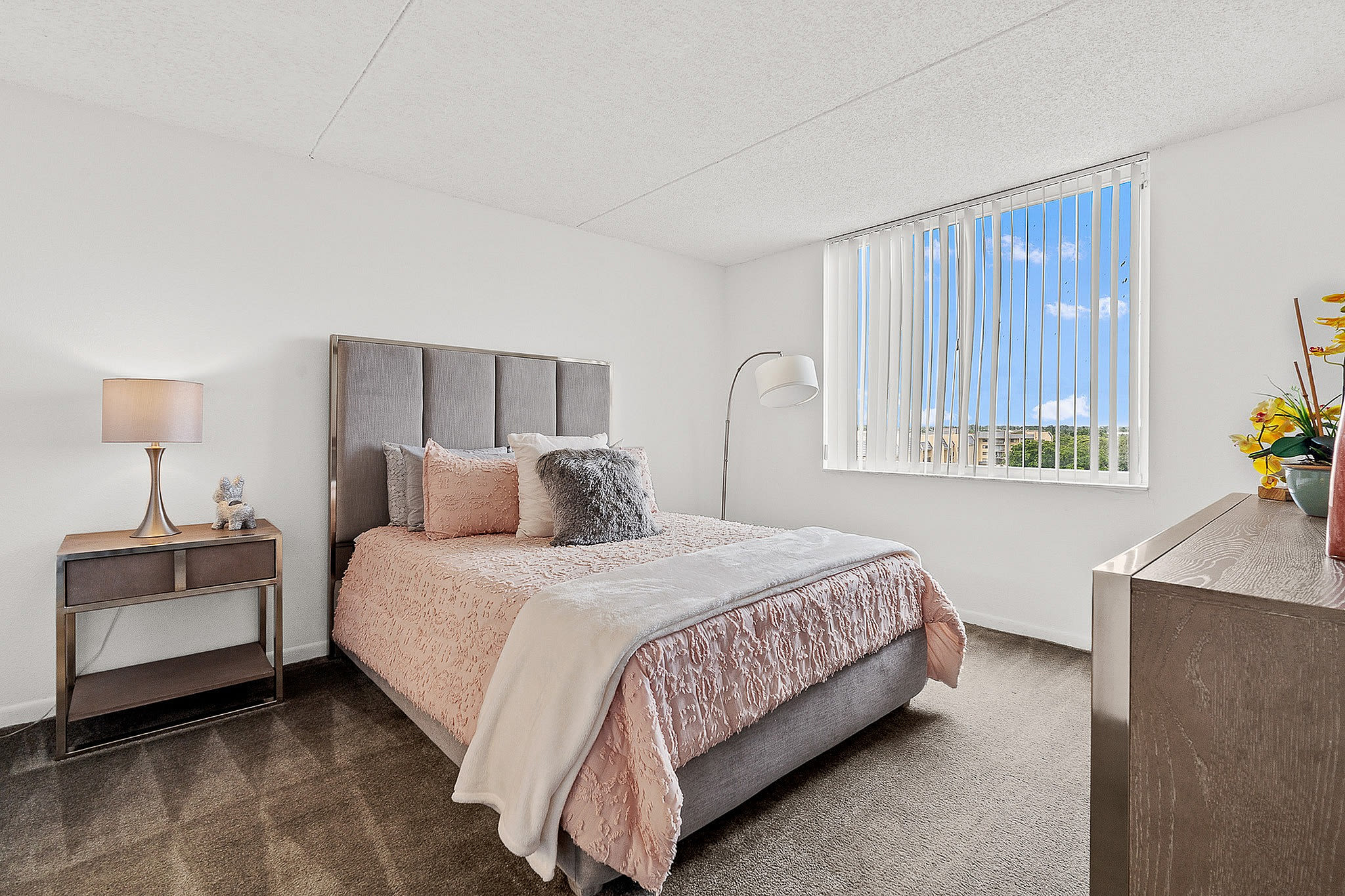 Tennis Towers Apartments – photo 3