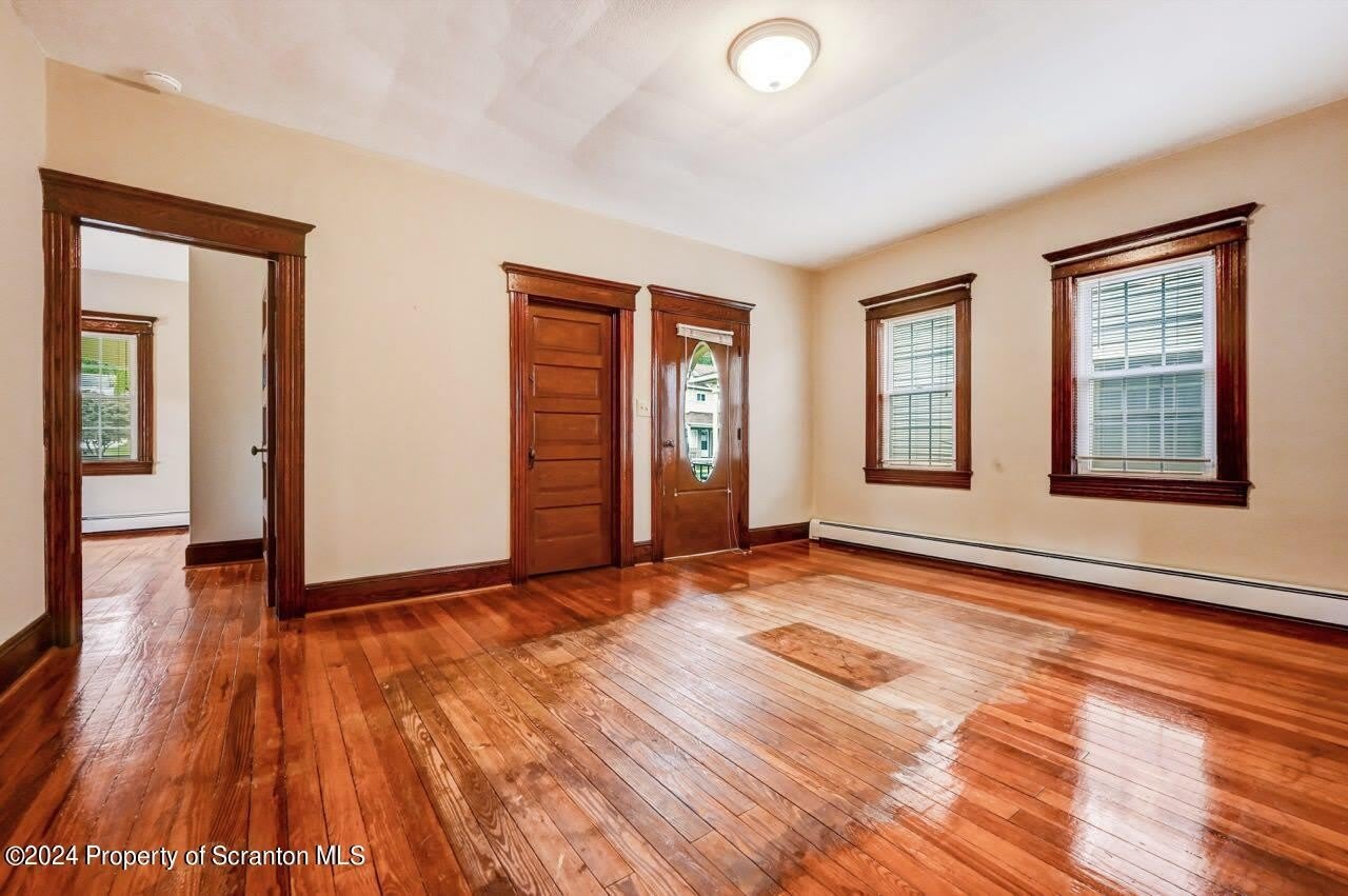942 Lincoln Street – photo 2