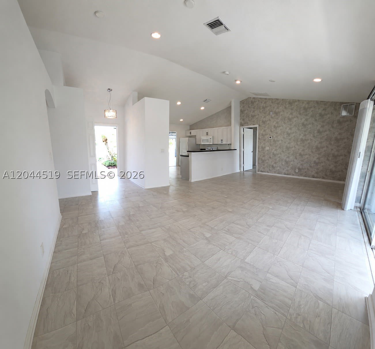 547 High Hawk Cir – photo 2