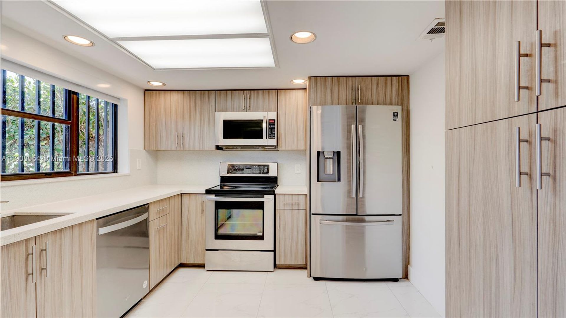 6460 NW 2nd Street, Miami, FL 33126 – photo 1