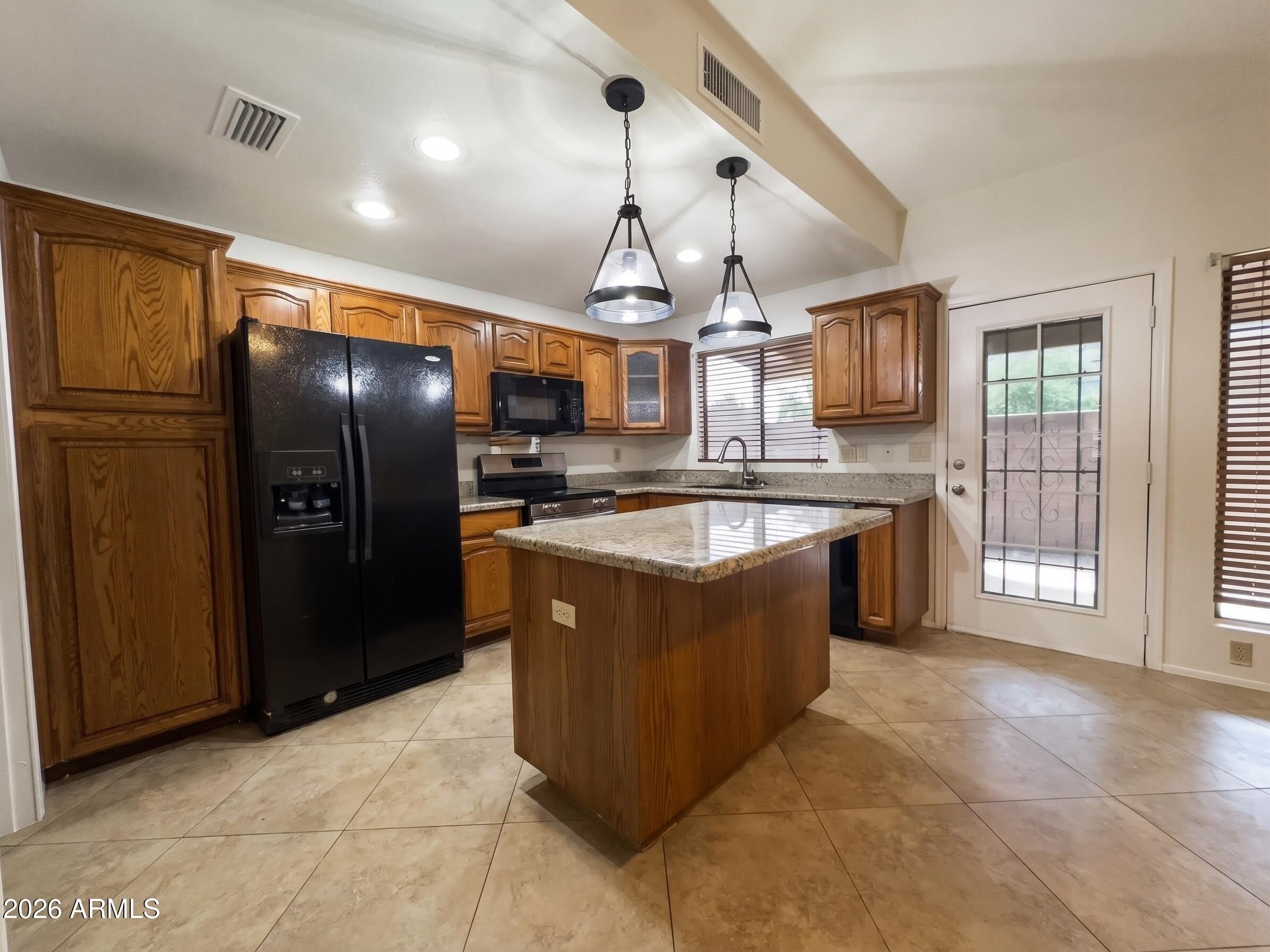 170 E GUADALUPE Road – photo 2