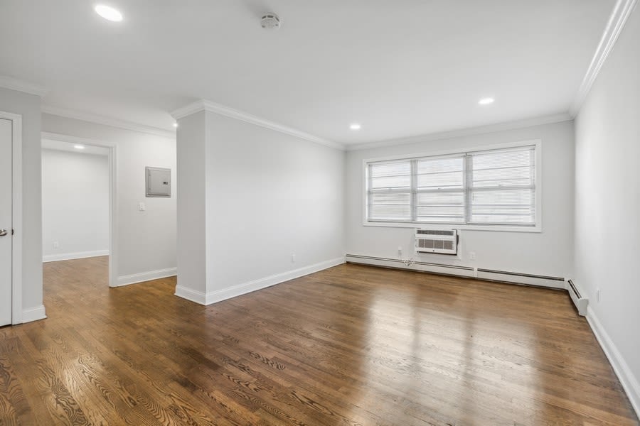 Manlow Corp 314 Oakwood Avenue – photo 2