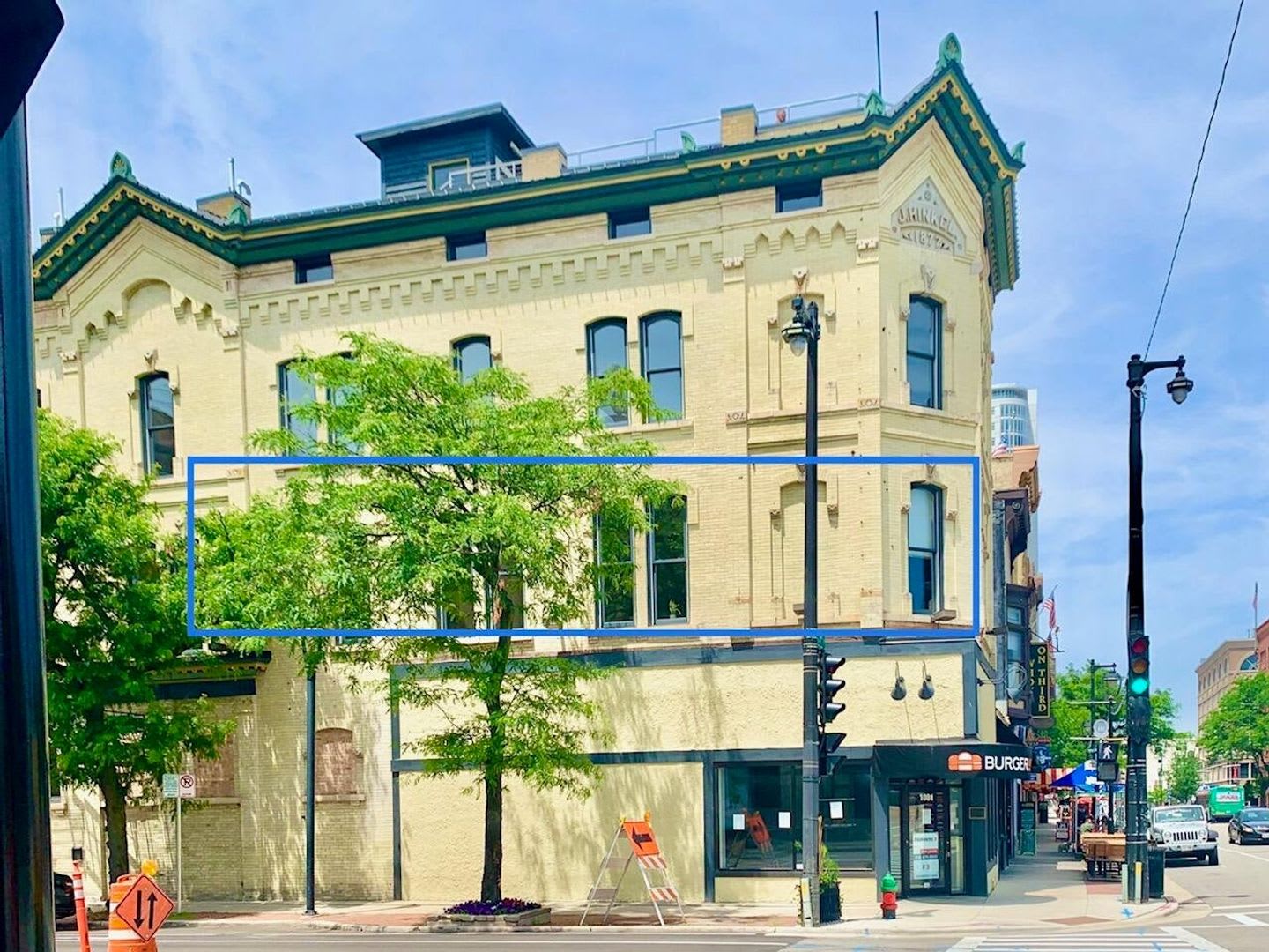 2000 Sq./Ft. Upper Floor Unit in Heart of Downtown MKE – photo 3