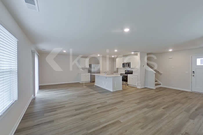 102 Inez Avenue – photo 2