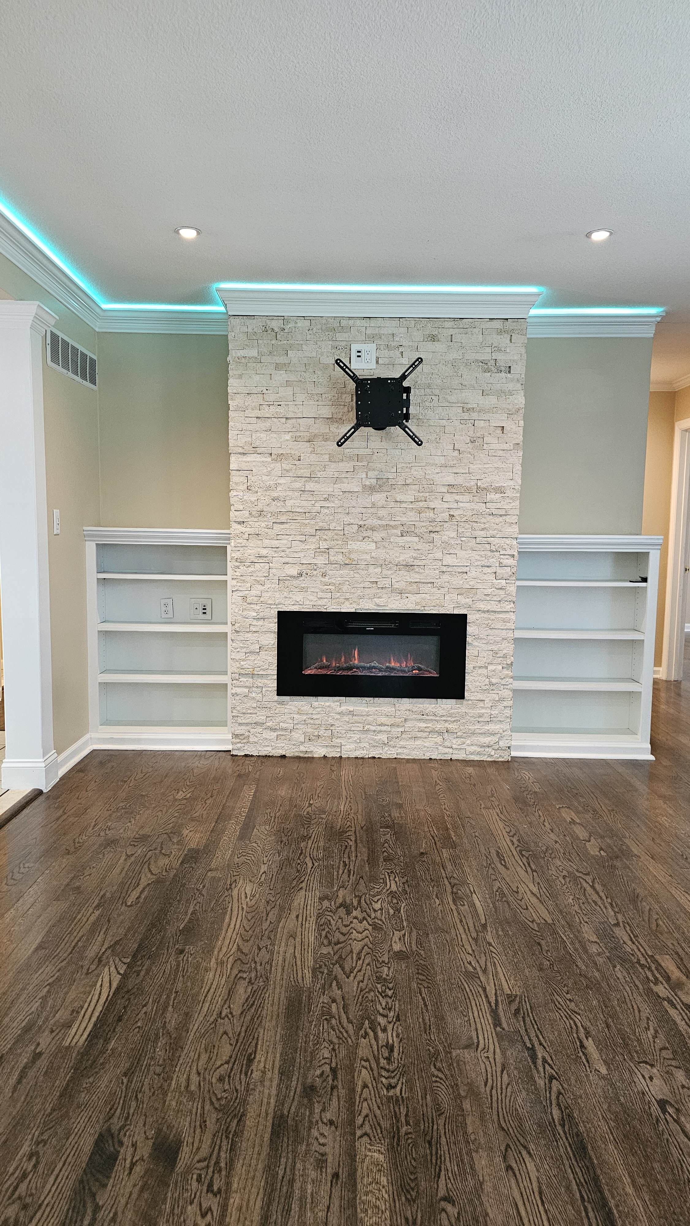 5830 Perry Lane – photo 3
