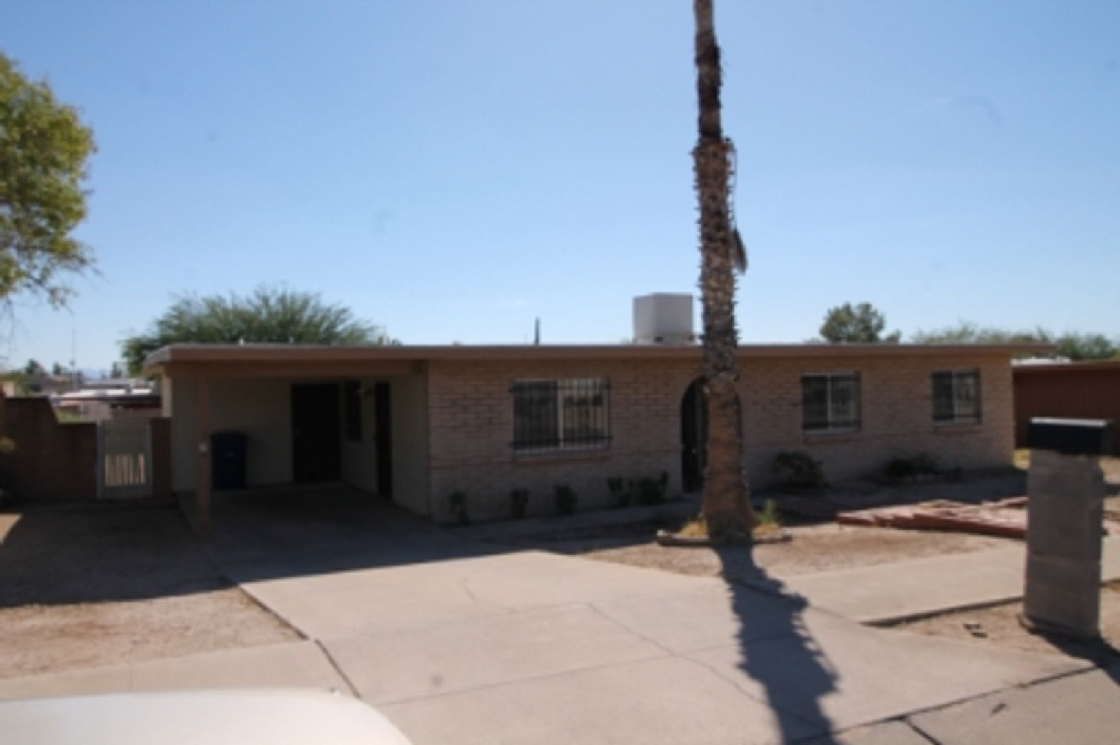 Spacious 4Bd 2Ba Featuring Central A C And Large Private Yard – photo 4