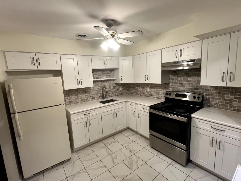 44 W 56TH ST – photo 1