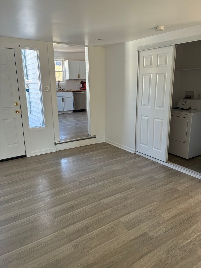 Fully Renovated 2-Bedroom Home with Huge Yard in Ferguson! – photo 4