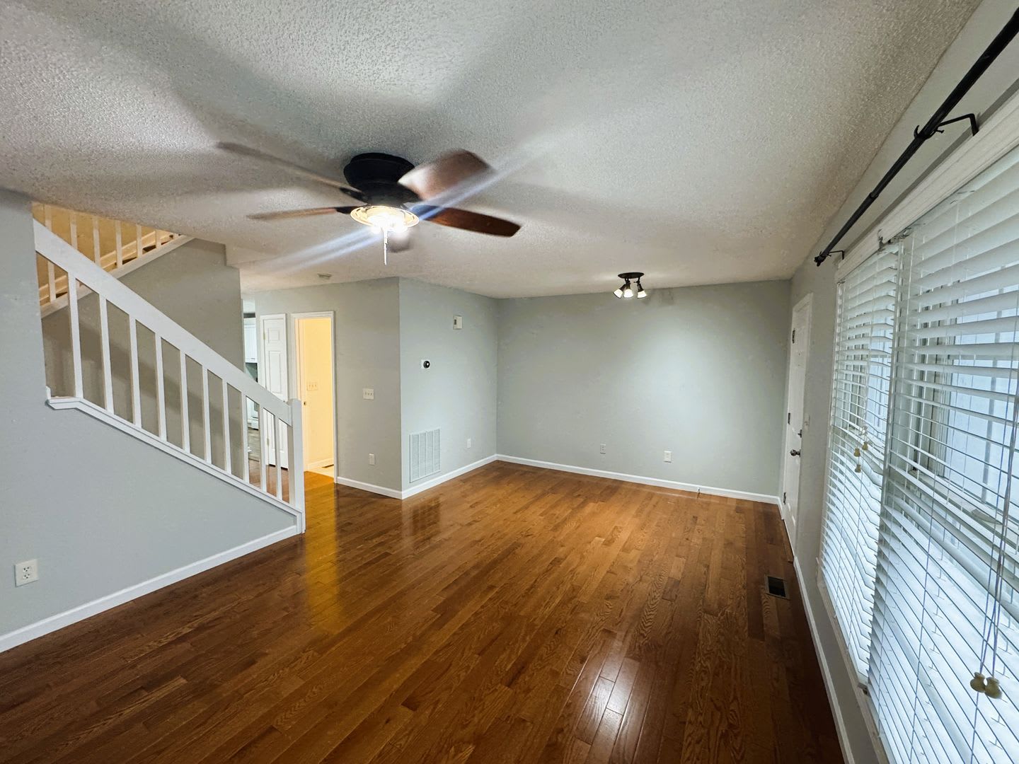 Spacious 3-Level Townhouse in Harrisonburg – photo 3