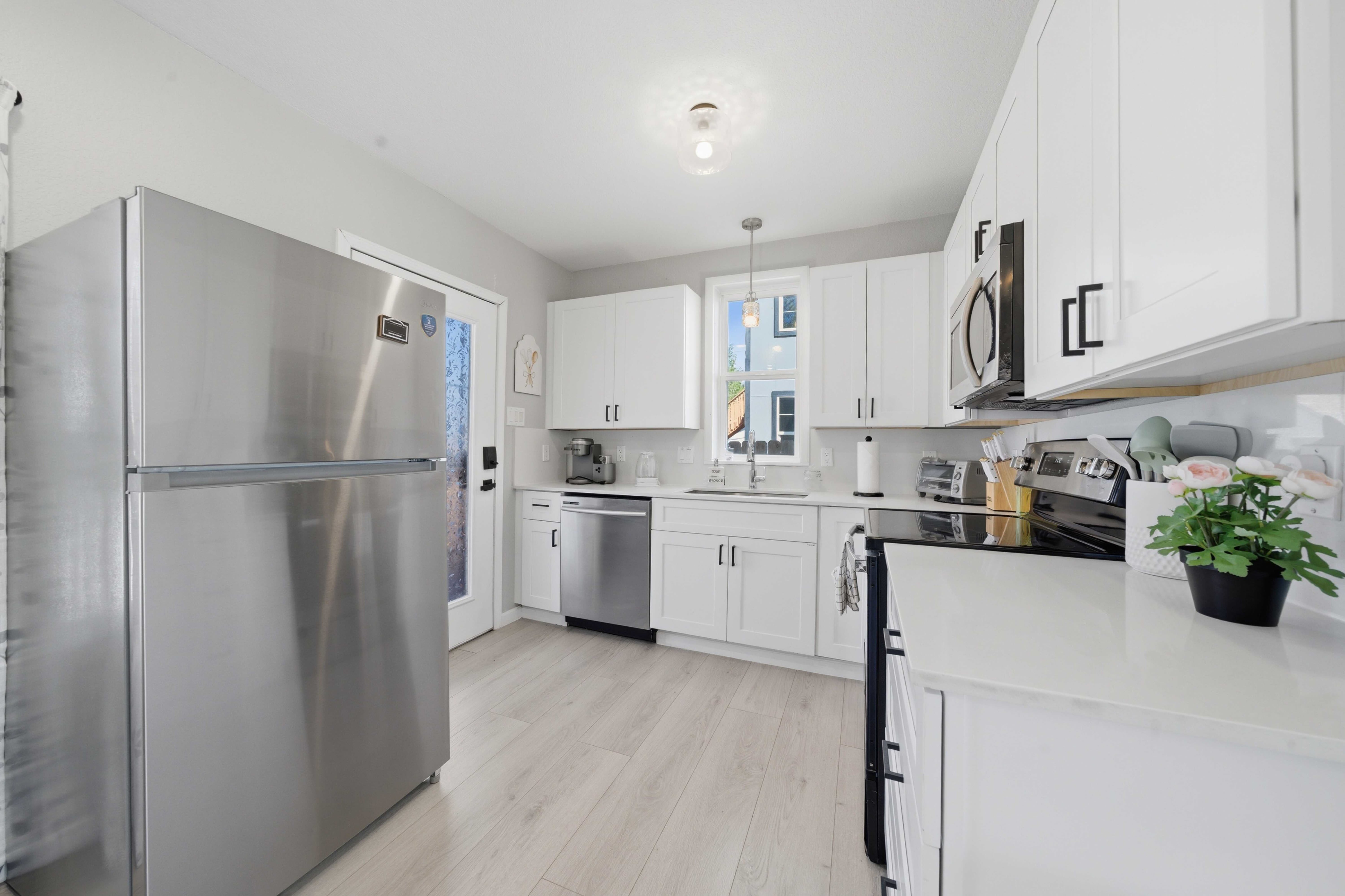 2819 South Pine Street – photo 2