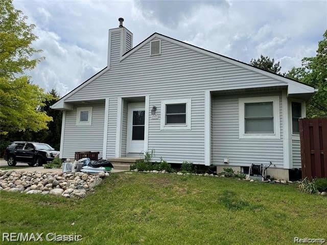 2191 N MILFORD Road – photo 4