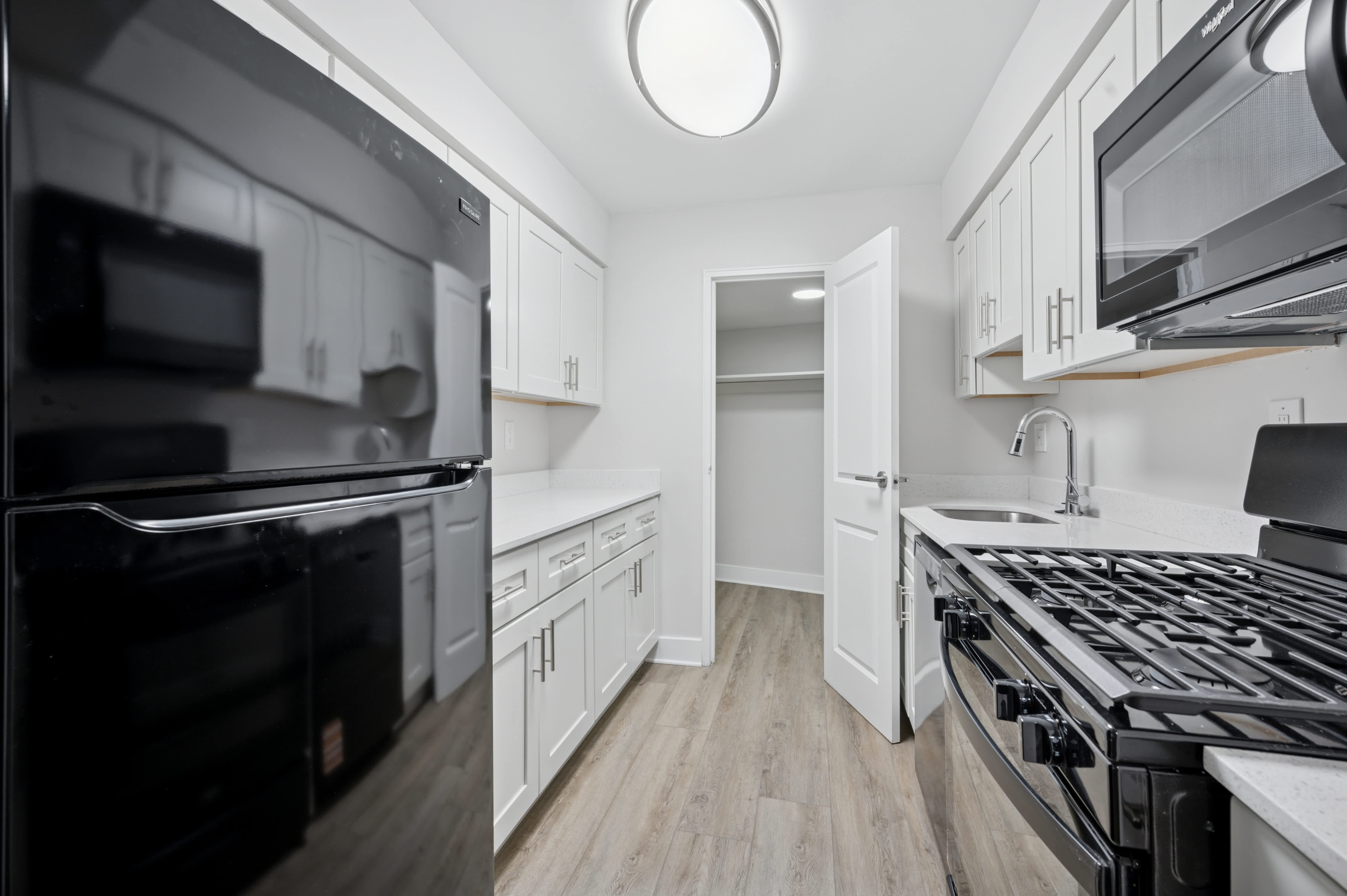7400 Roosevelt – photo 4