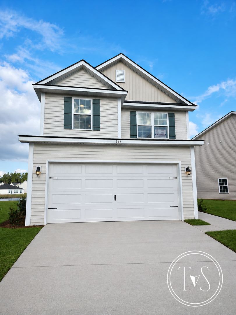 RATE DROP ALERT (was $2300/month) and SUMMER MOVE-IN SPECIAL: $1000 OFF 1st MONTH'S RENT!** – photo 2