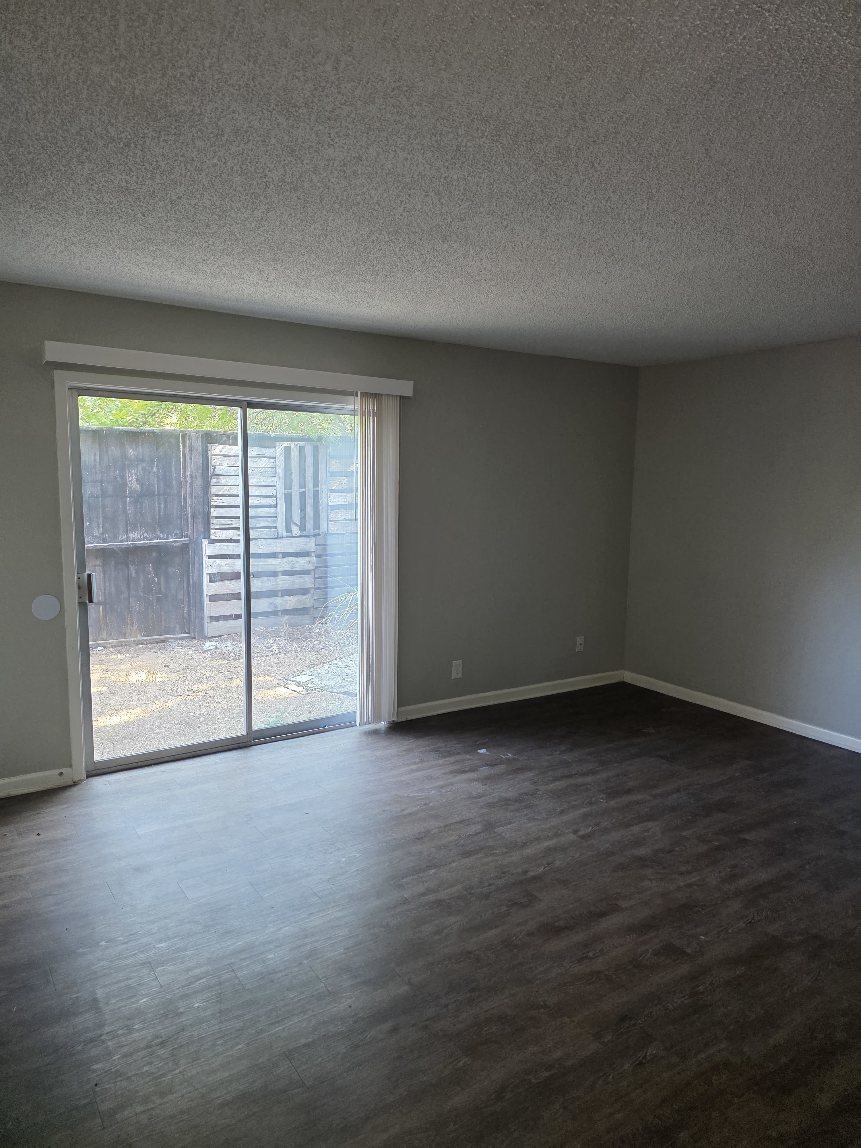 605 West Oak Street – photo 1