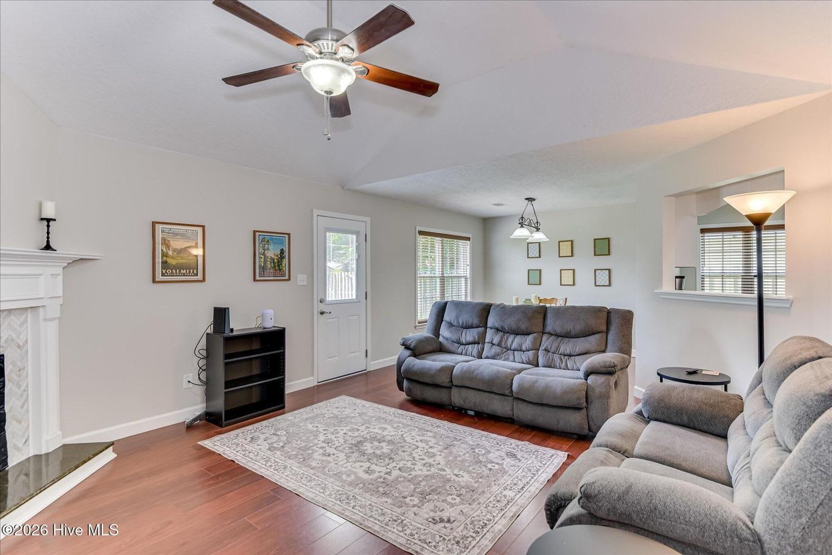 Beautiful one-story brick, 3 BR, 2 BA home for rent – photo 3