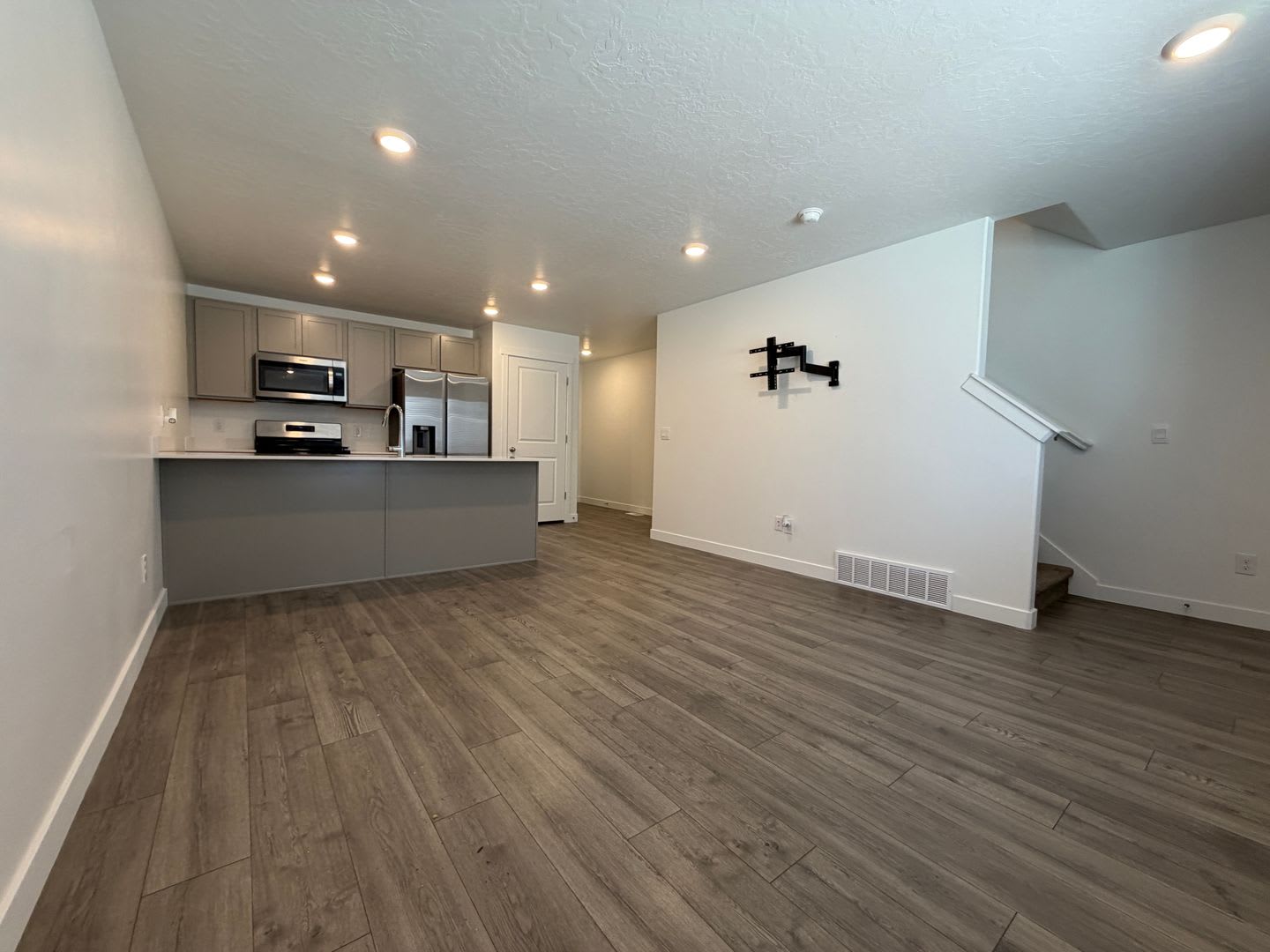Modern 3-Bedroom Spanish Fork Townhome – Built in 2024 with Pool & Pickleball Courts – photo 3