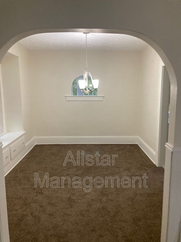 1201 East Avenue – photo 4