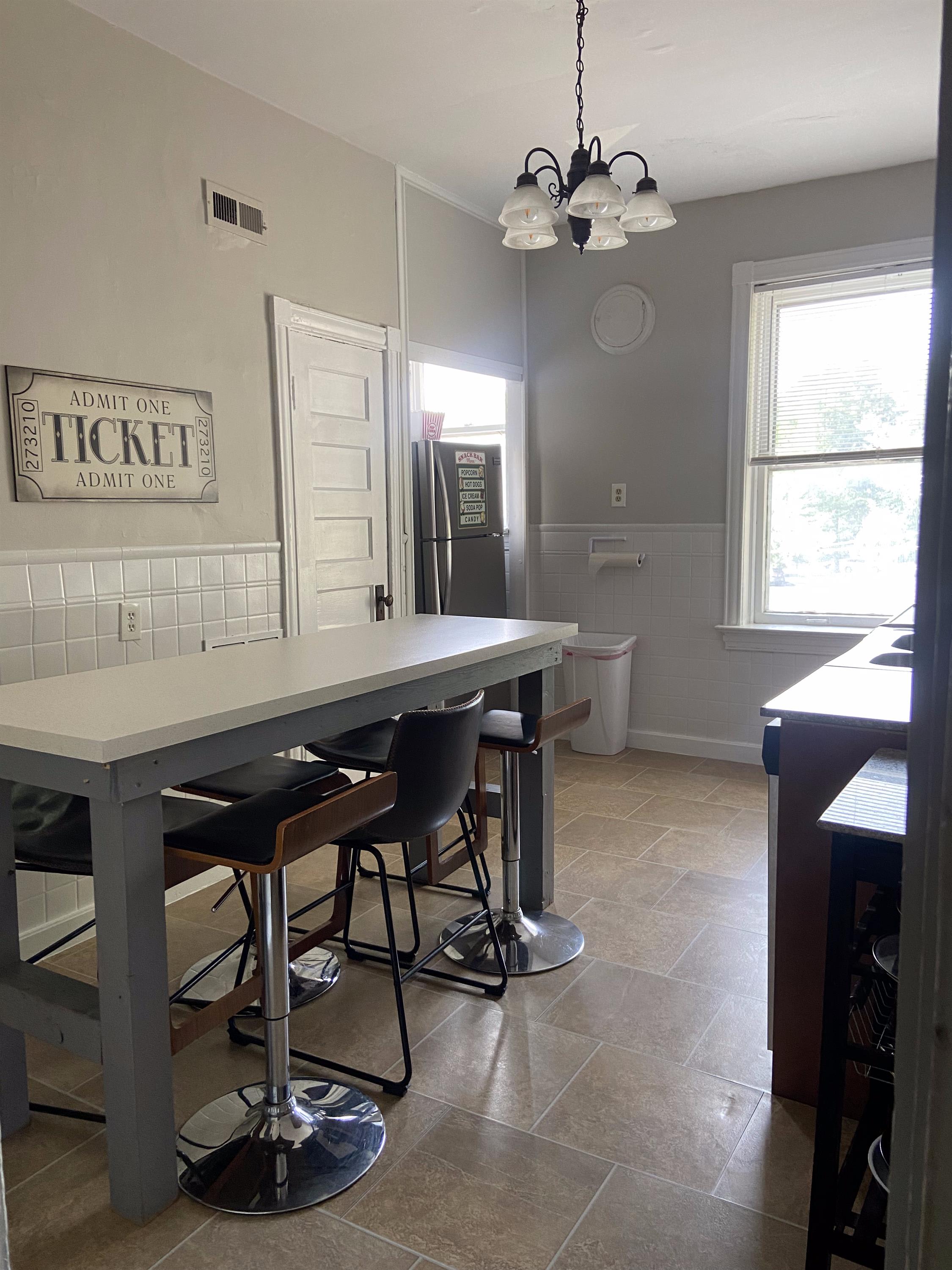 2338 Tower Grove Avenue – photo 2