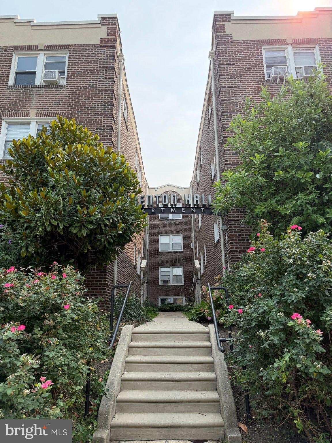 Brenton Hall/Hampden Manor Apartment Homes – photo 2
