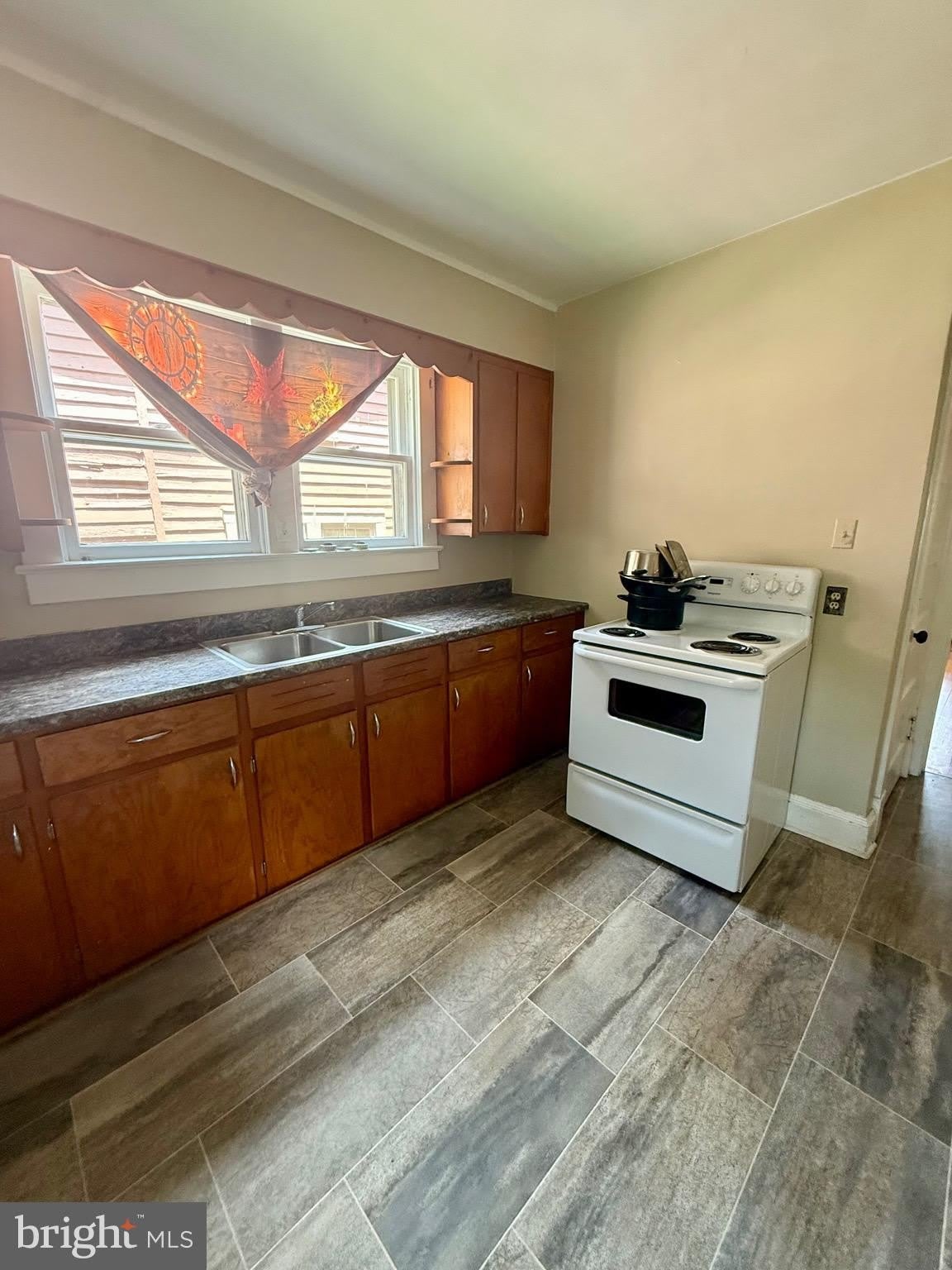 317 S KENT Street – photo 5