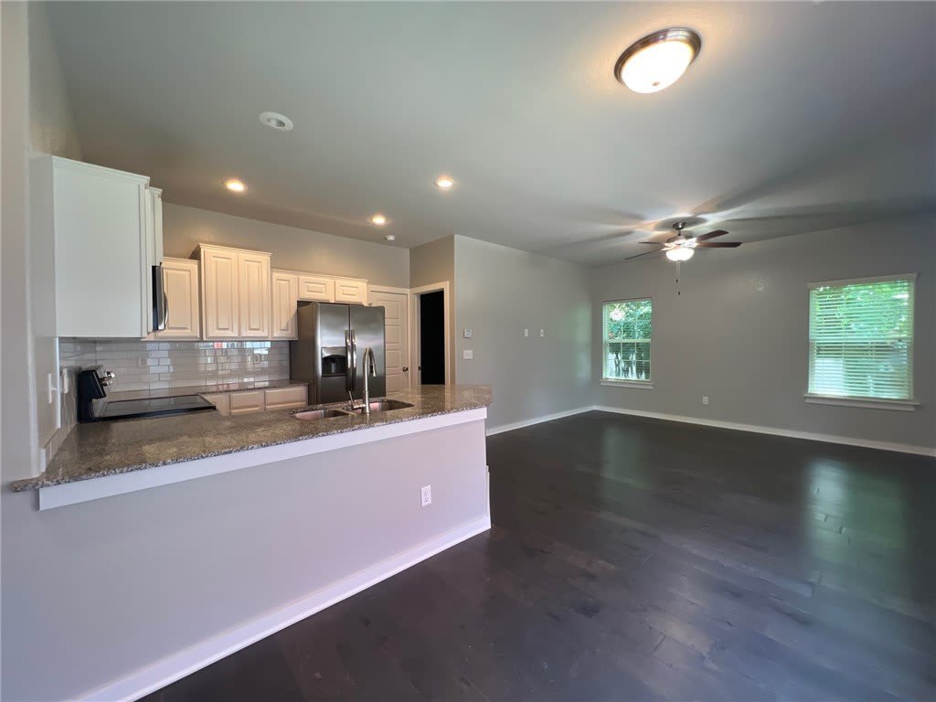 2415 SW Arbor Road – photo 3