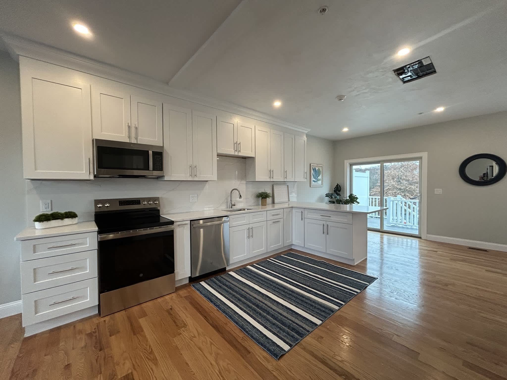 10 Windsor Street – photo 3