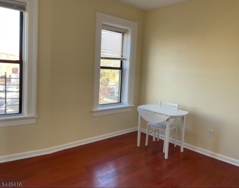 276-282 Morris Ave – photo 4