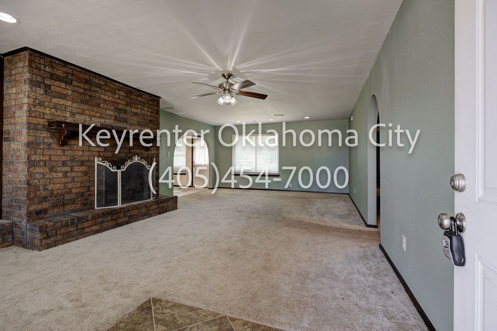 Spacious 3 Bedroom Home With Fireplace And 2 Car Garage In Oklahoma City – photo 4
