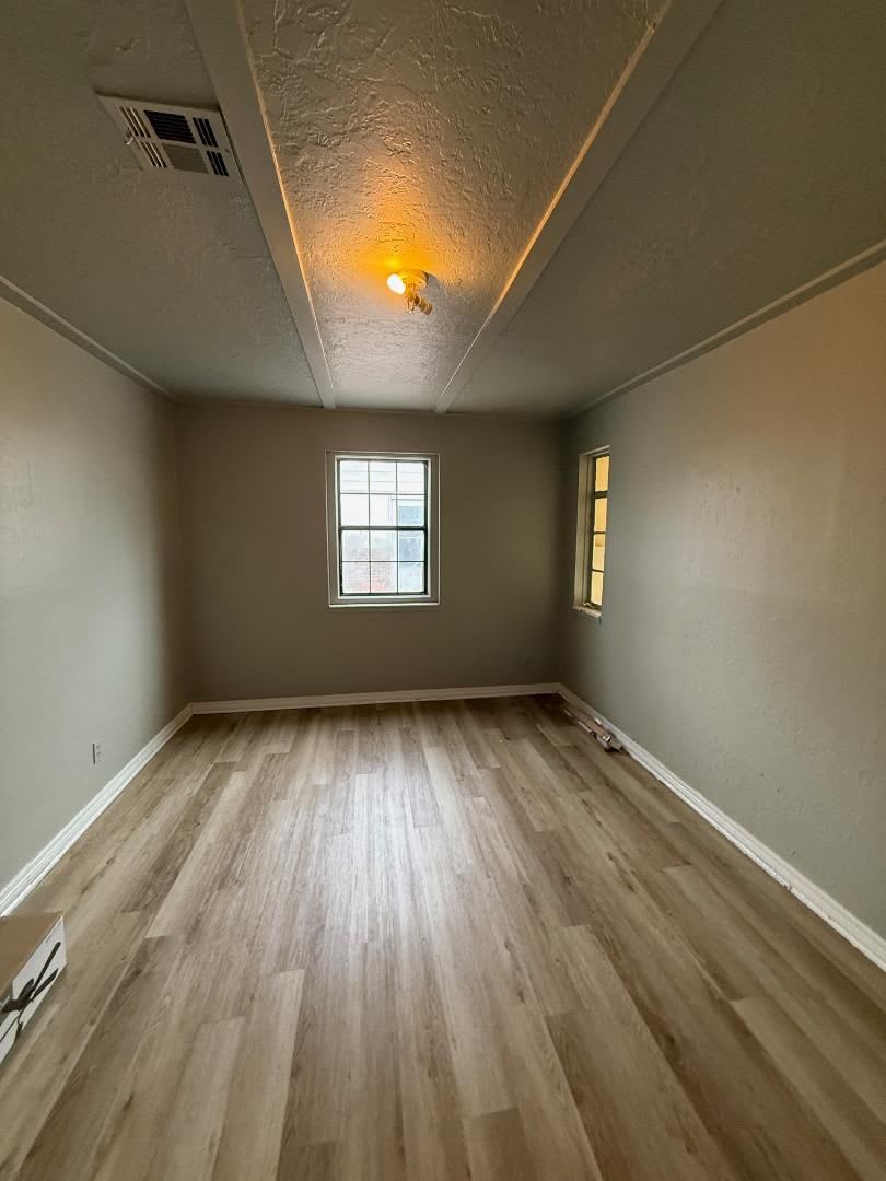 2 BED 1 BATH DUPLEX FOR LEASE – photo 5