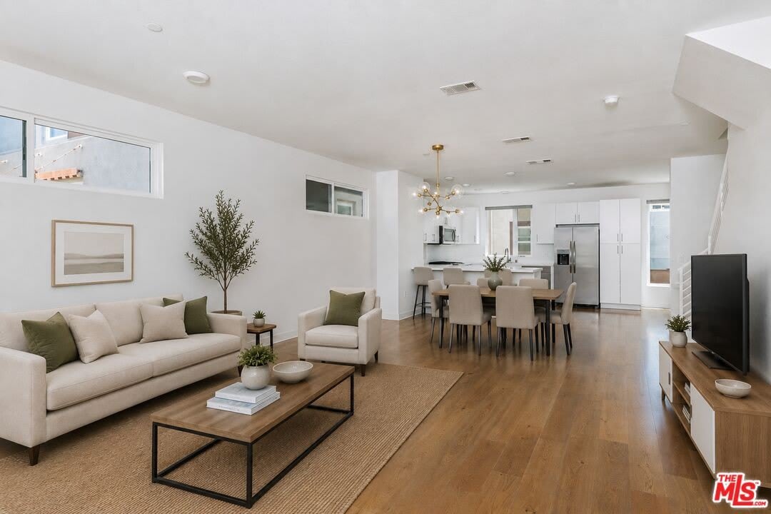 2581 Arvia St – photo 3