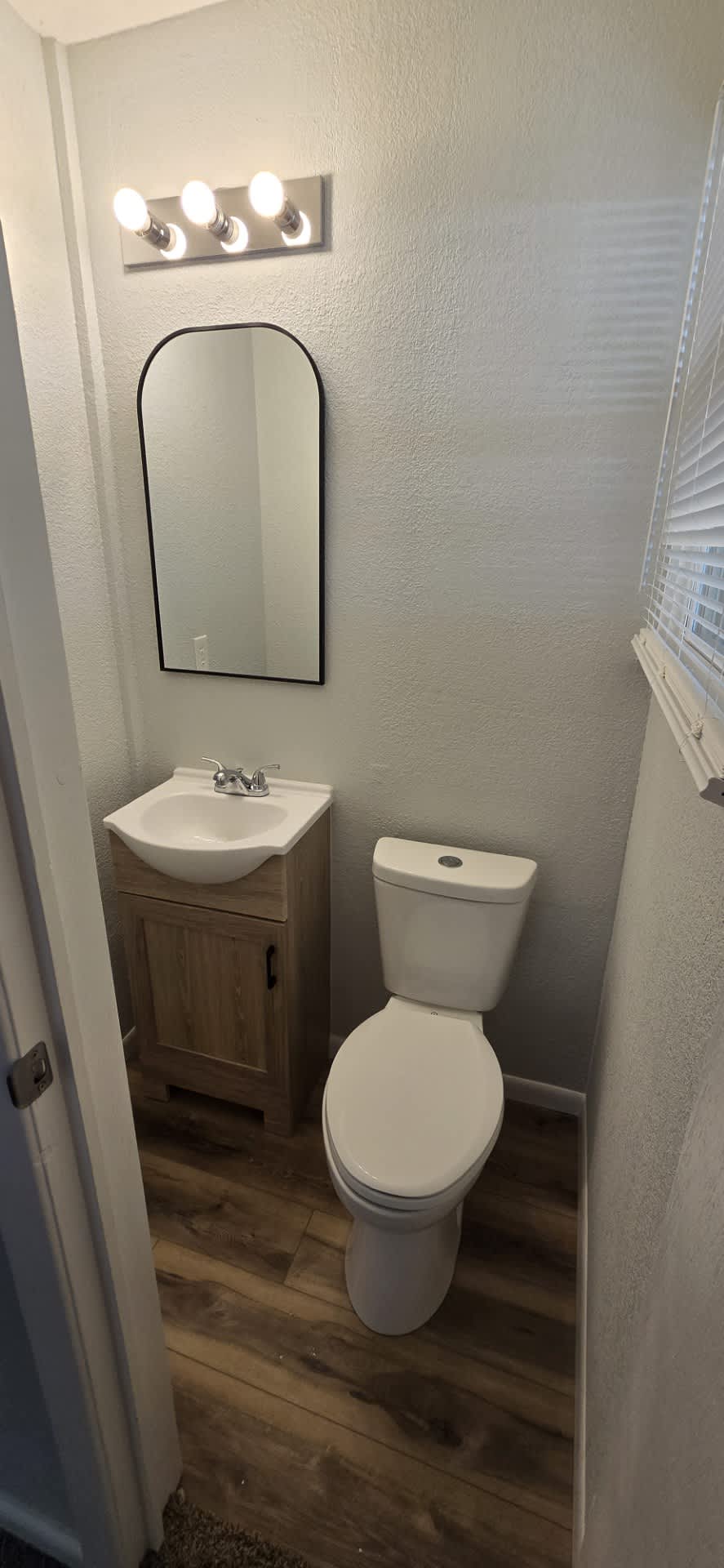 301 Skelly Dr – photo 2