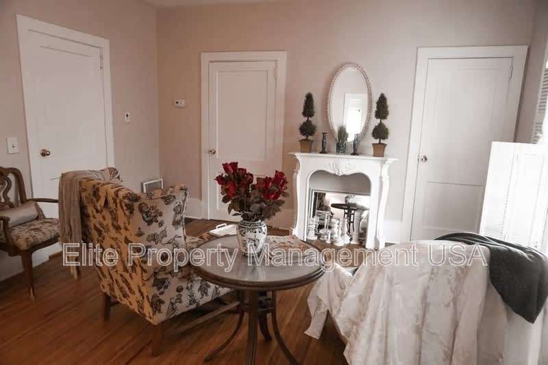 5904 Wall Street – photo 4