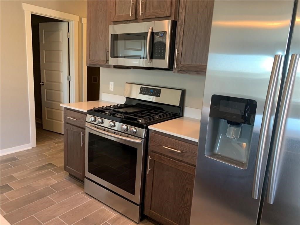 404 W Weymouth Court – photo 2